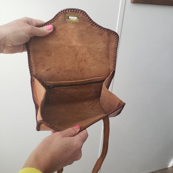 Vintage Leather Tooled Purse - Picture 3 of 5